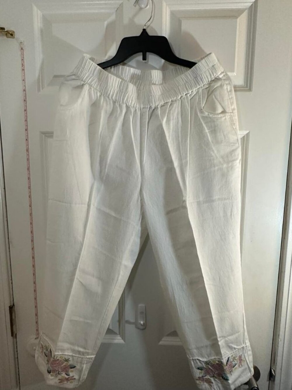 Collections ETC White Cotton Embroidered Floral Dragonfly Cuff Pull On Pants L - Picture 4 of 6